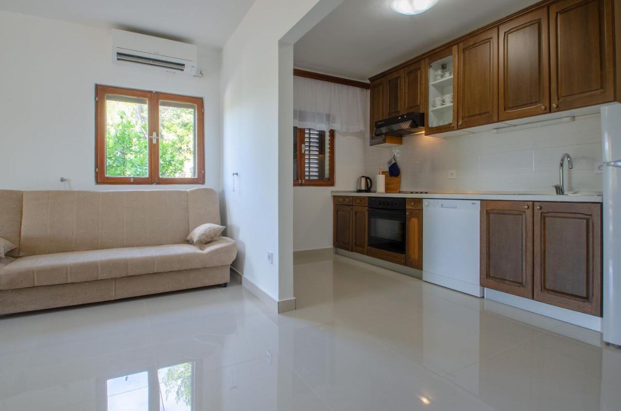 Panoramic Apartments Anic Blato  Buitenkant foto